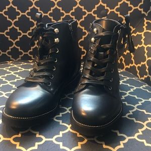 Blondo ankle booties size 10